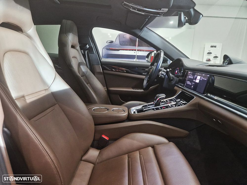 Porsche Panamera 4 E-Hybrid - 21
