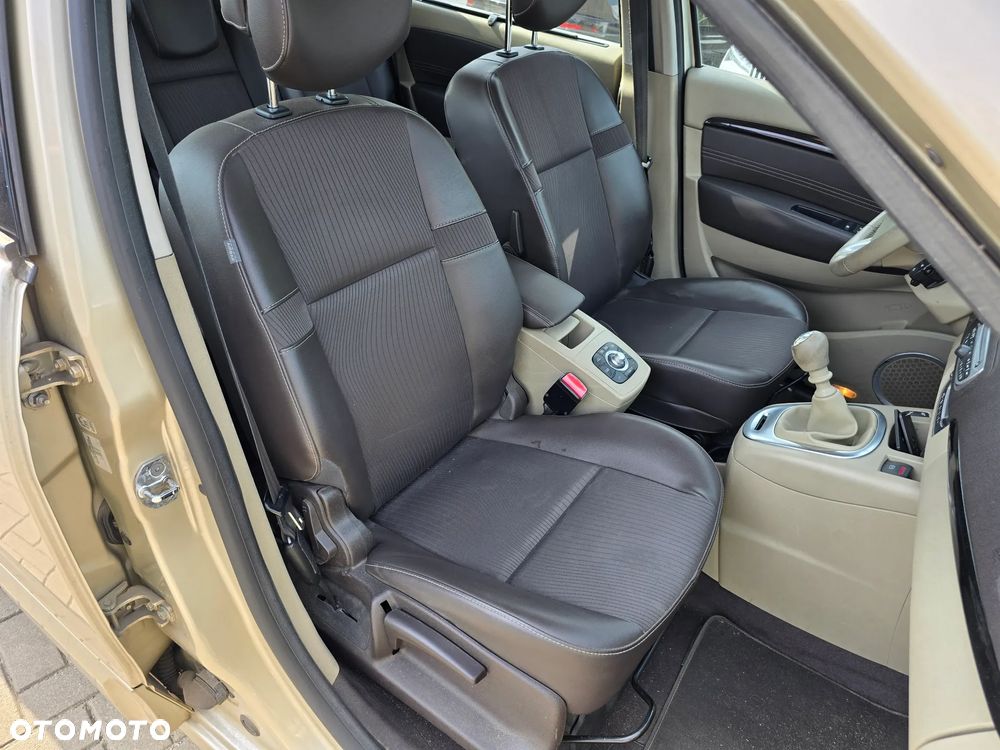 Renault Scenic - 16
