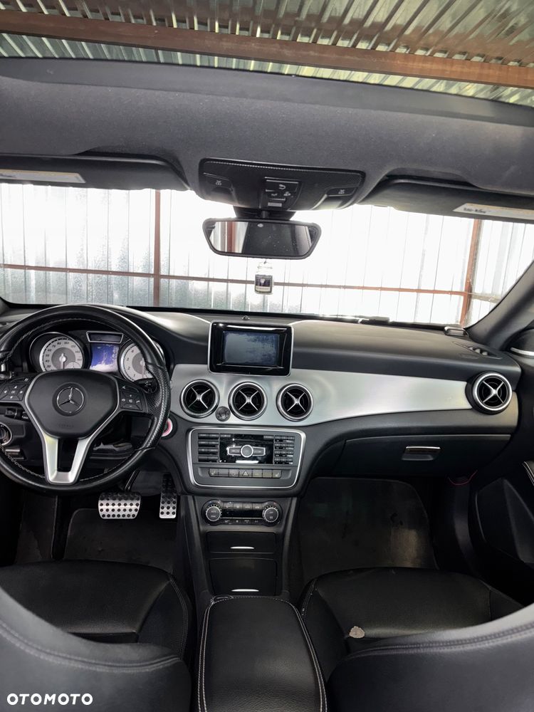 Mercedes-Benz CLA 250 4Matic 7G-DCT AMG Line - 9