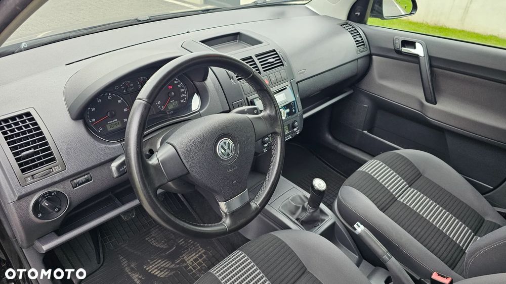 Volkswagen Polo 1.4 16V Trendline - 10