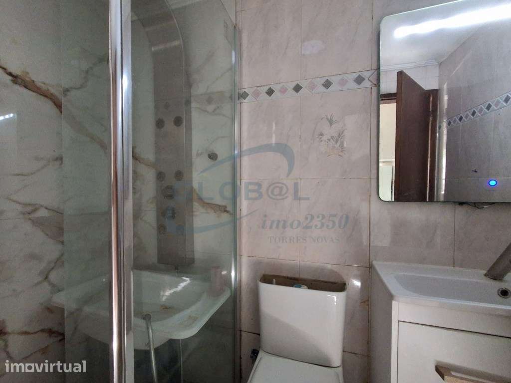 Moradia de três pisos no centro de Alcanena - Excelente oportunidad... - Grande imagem: 5/13