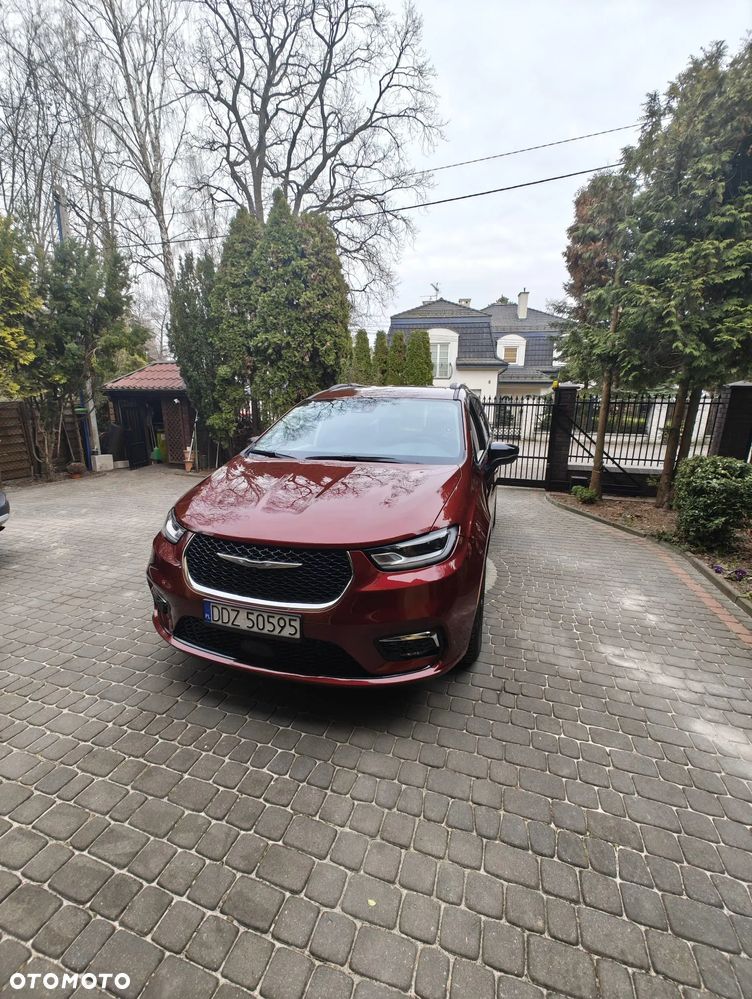 Chrysler Pacifica ver-2-5-hybrid-dynamic-force-executive-e--cvt - 1