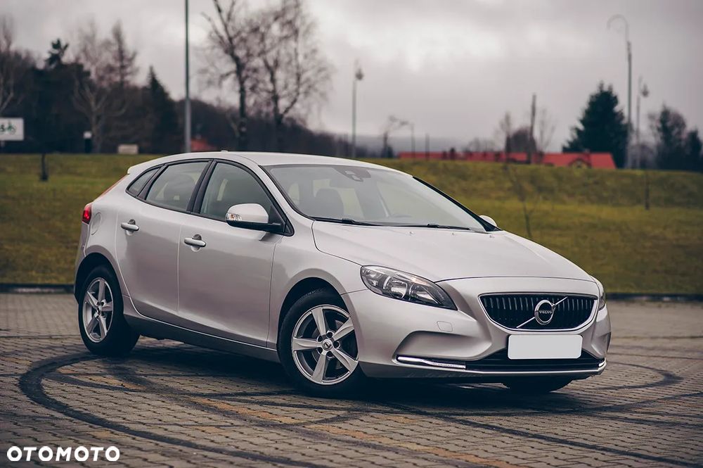 Volvo V40 D2 Drive-E Momentum - 4