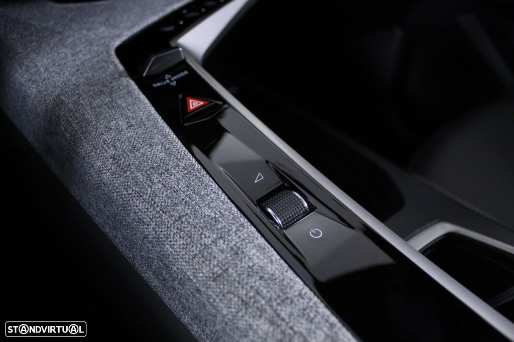 Peugeot 5008 1.2 Hybrid Allure e-DCS6 - 30
