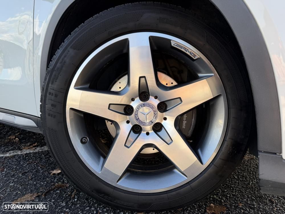 Mercedes-Benz GLA 180 d 7G-DCT AMG Line - 3