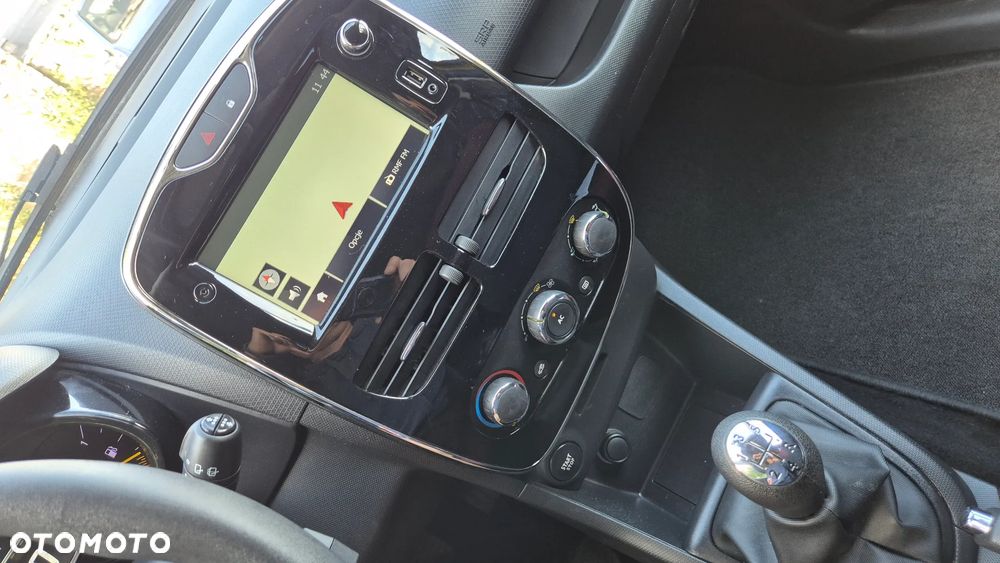 Renault Clio - 25