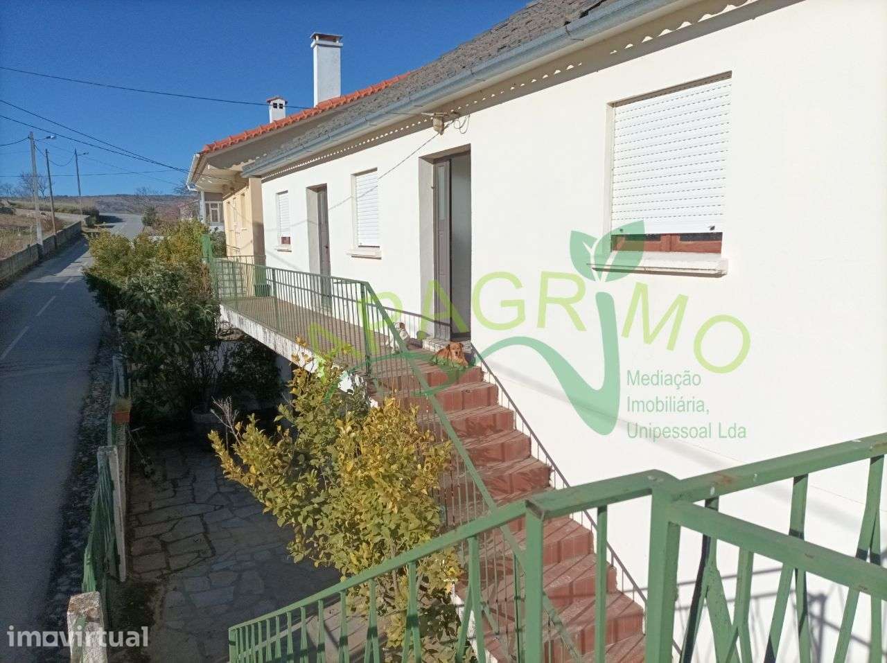 Moradia T6 com espaço exterior em Bebeses - Grande imagem: 2/19