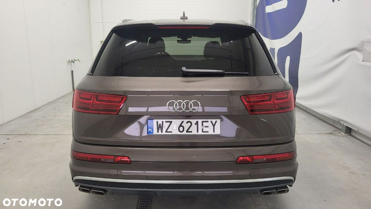 Audi SQ7 - 7