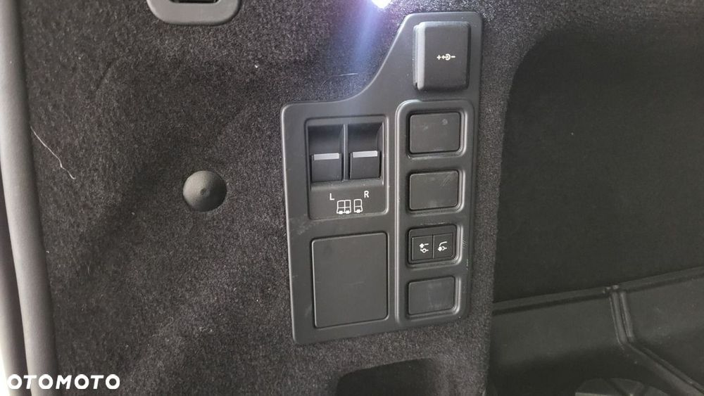 Land Rover Discovery - 22