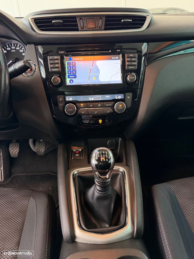 Nissan Qashqai 1.5 dCi N-Connecta 18 - 10