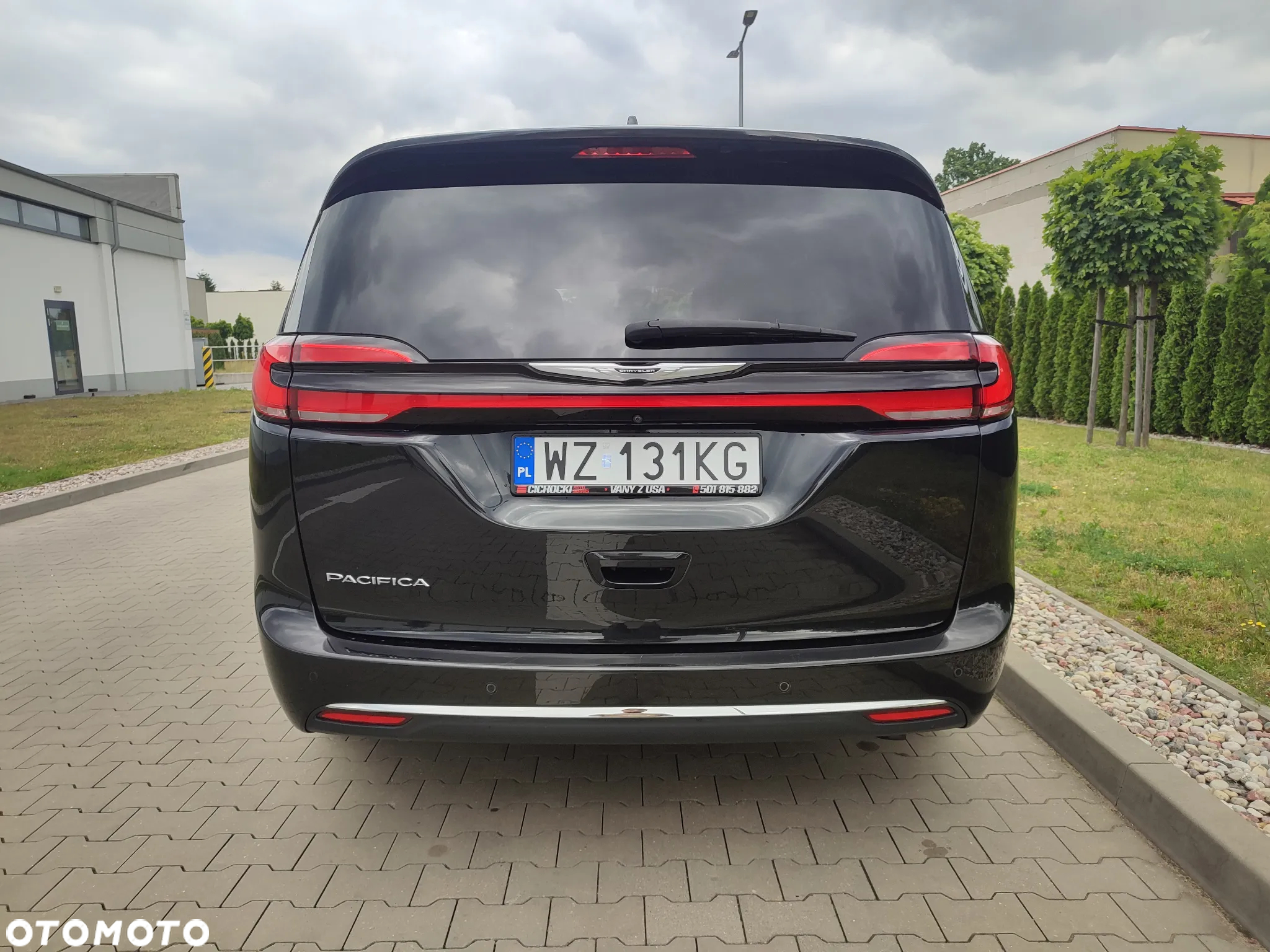 Chrysler Pacifica - 4