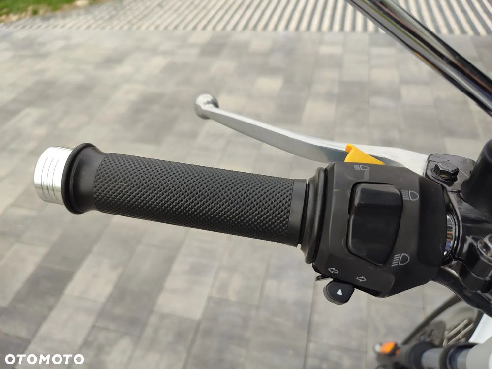 Royal Enfield Interceptor - 16