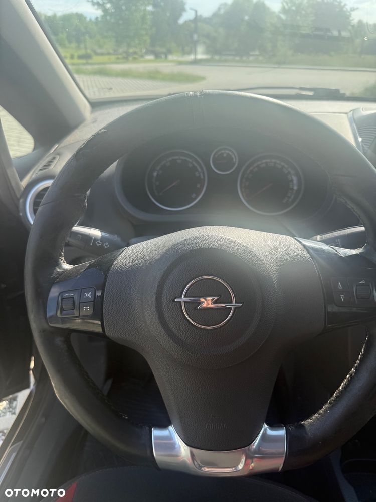 Opel Corsa 1.6T GSI - 8