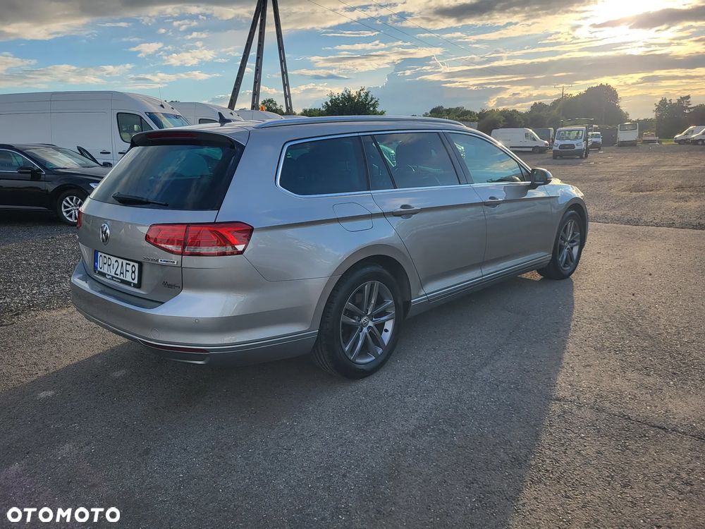 Volkswagen Passat 2.0 TDI SCR Trendline DSG - 4