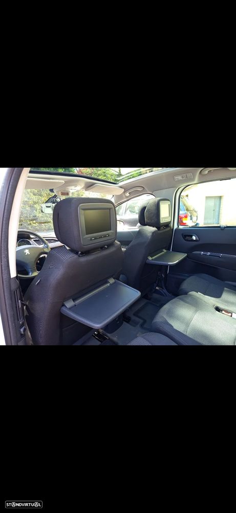Peugeot 5008 1.6 HDi 7L Allure - 24