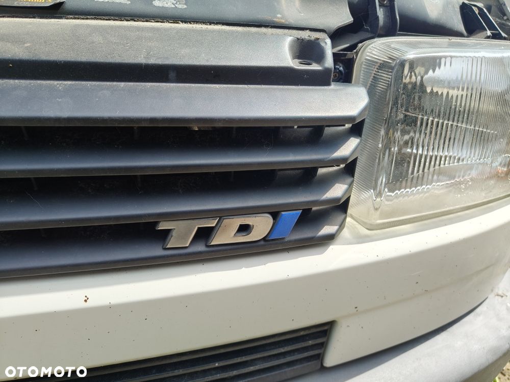Volkswagen Caravelle - 2