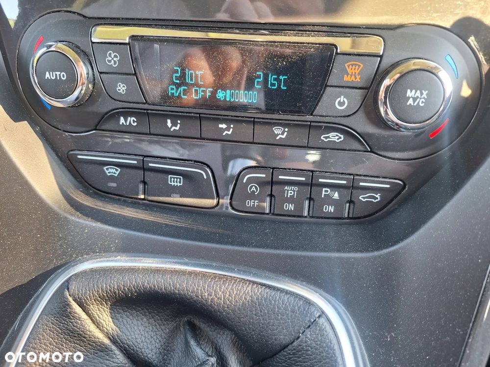 Ford Kuga 2.0 TDCi 2x4 ST-Line - 33