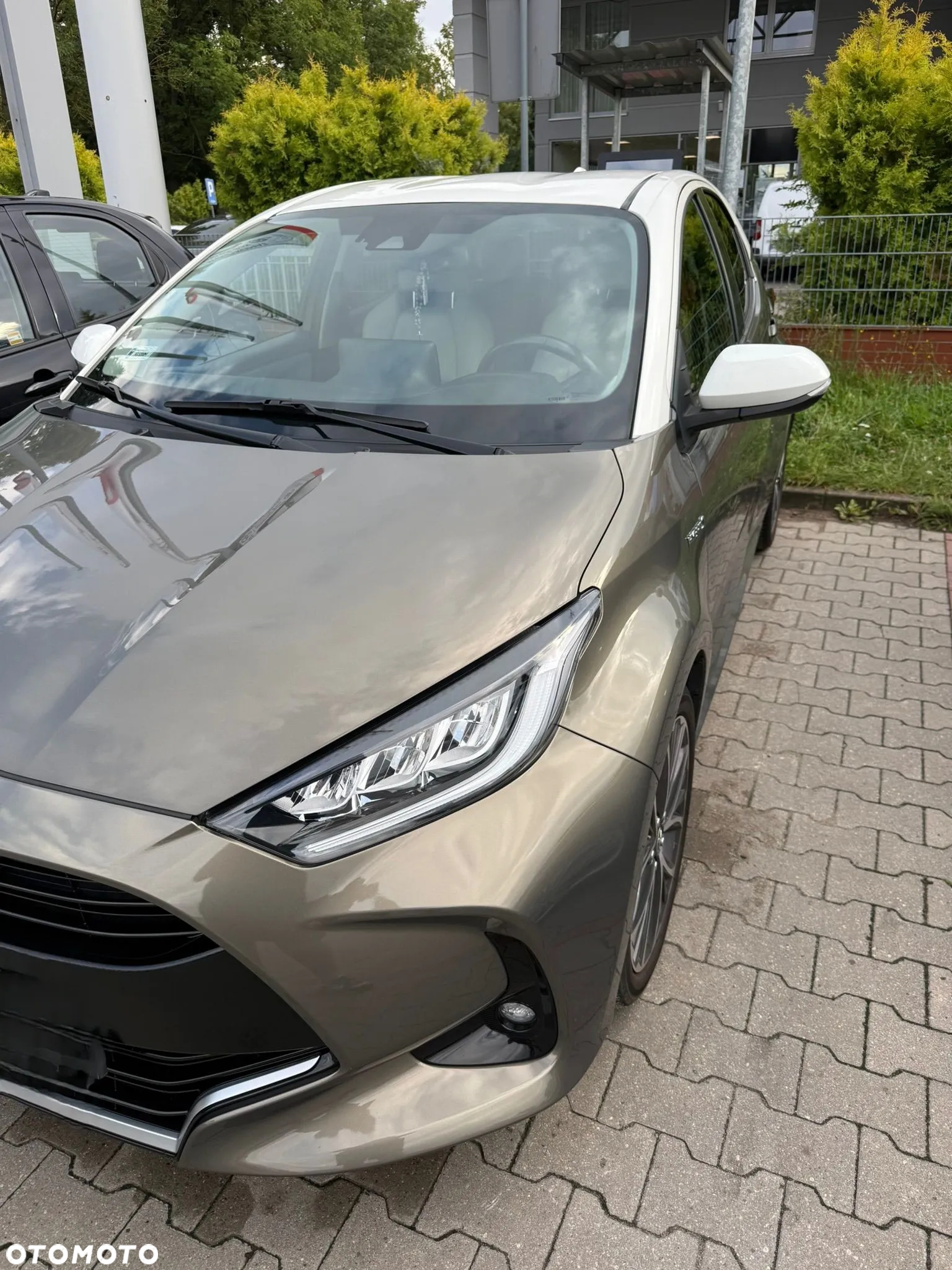 Toyota Yaris Hybrid 1.5 Selection Elegant - 4
