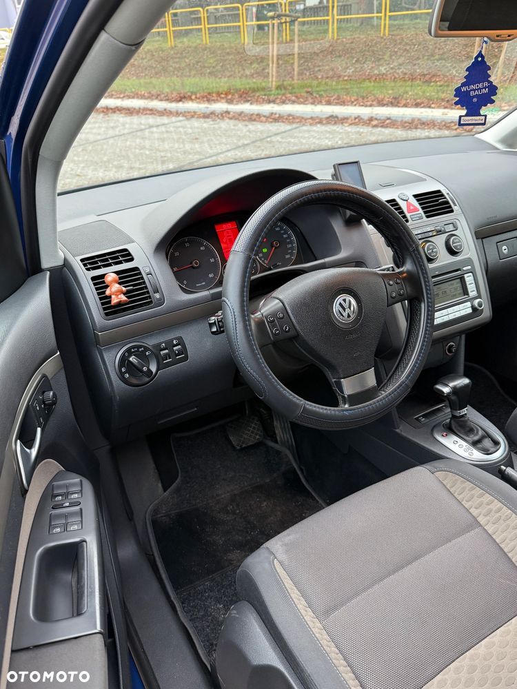 Volkswagen Touran 2.0 TDI DPF DSG Freestyle - 18