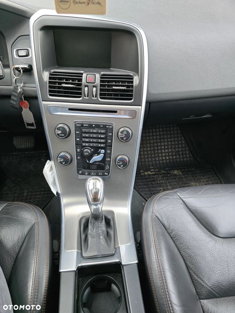 Volvo XC 60 D5 AWD Geartronic Summum - 10