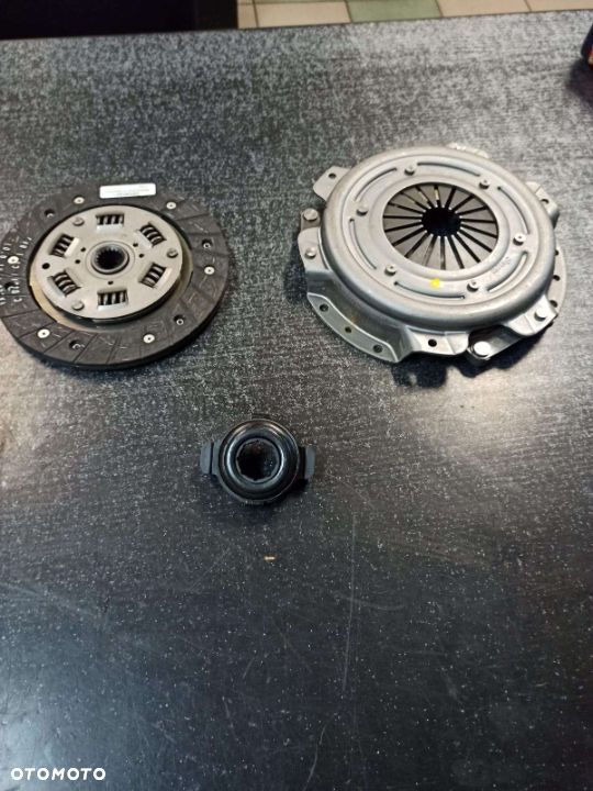 Zestaw sprzęgła z łożyskiem wyciskowym (180mm) ROVER 100, 100 / METRO 1.1 03.90-12.98 - 2