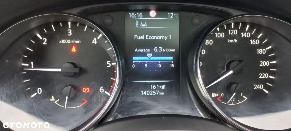 Nissan Qashqai 1.6 dCi TEKNA+ - 29