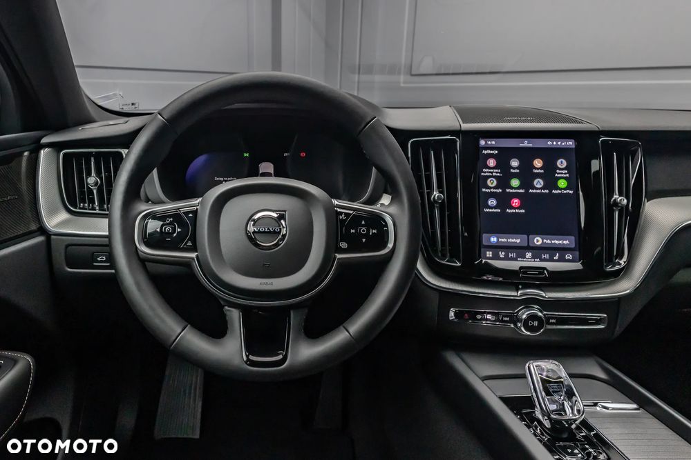 Volvo XC 60 B4 D AWD Plus Dark - 32