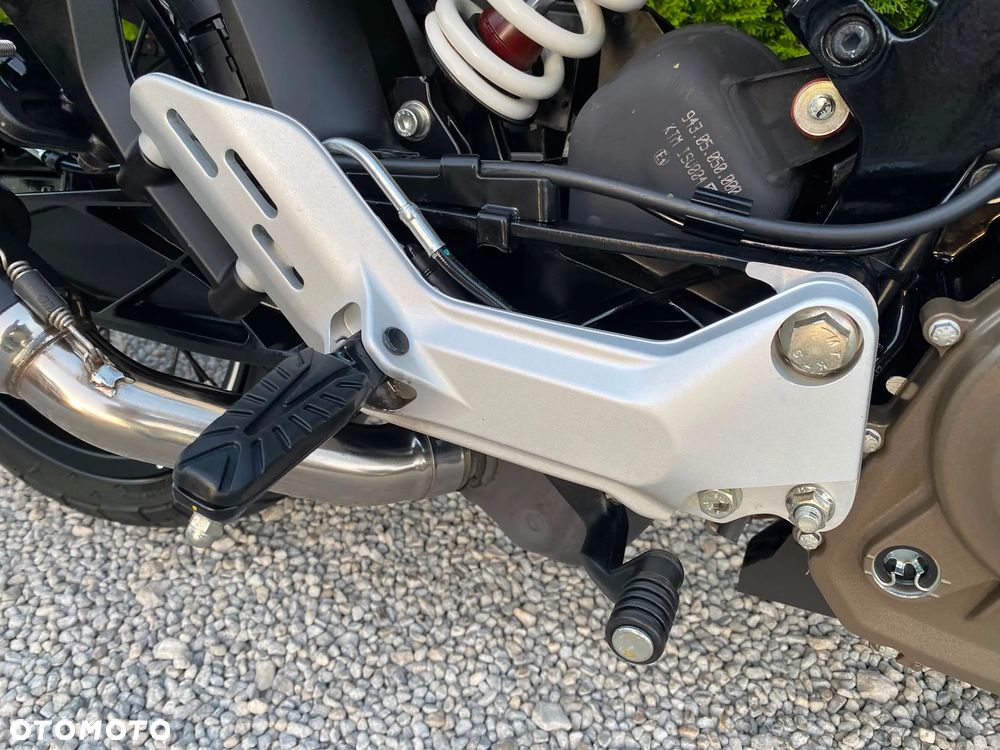 Husqvarna Svartpilen - 17