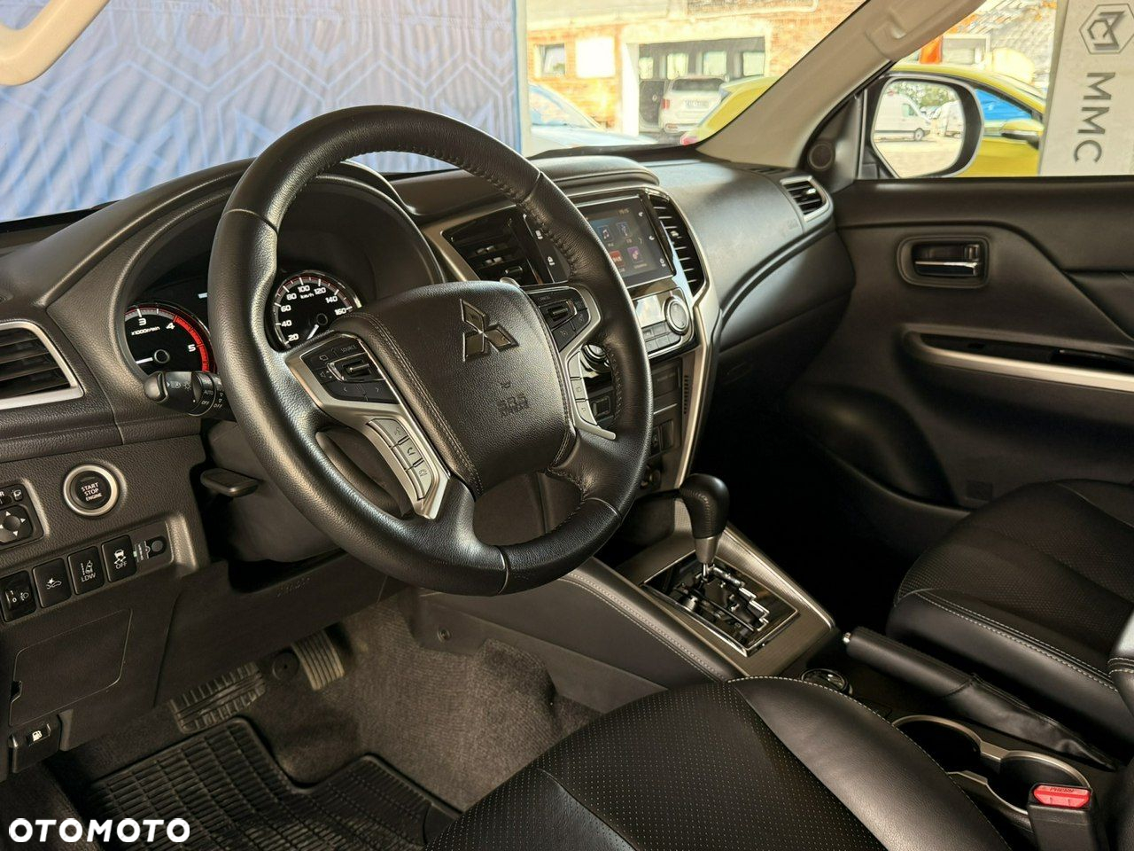 Mitsubishi L200 2.2 d DC Instyle Plus - 12