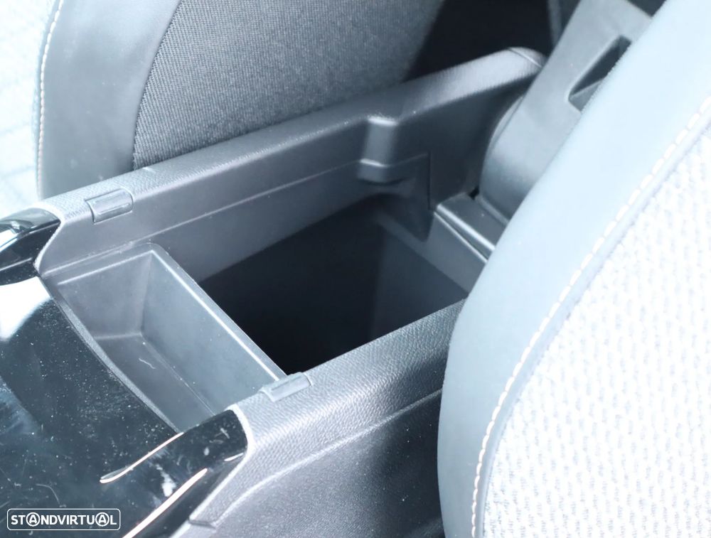 Peugeot 2008 1.2 PureTech Allure - 29