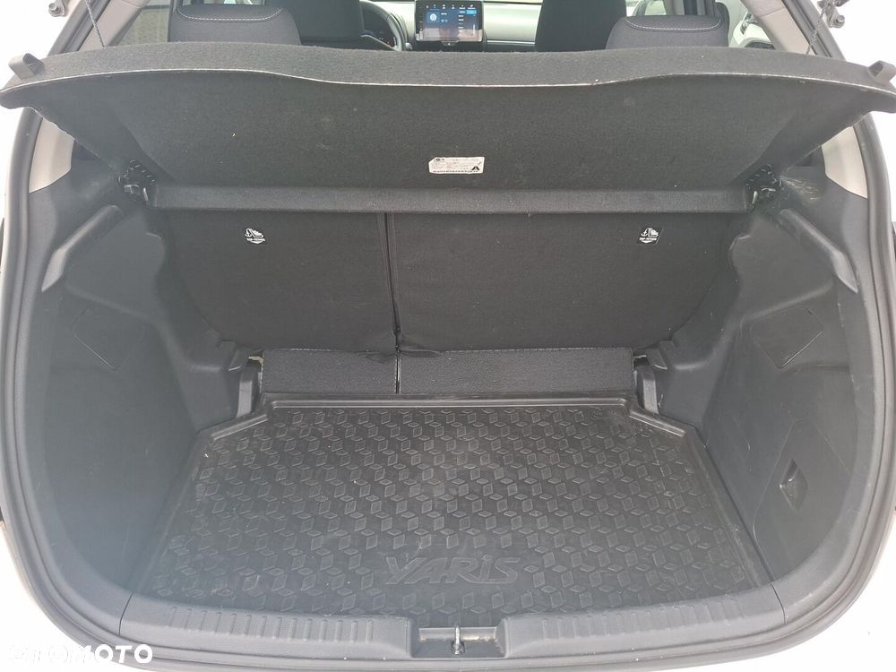 Toyota Yaris Hybrid 1.5 Style - 17