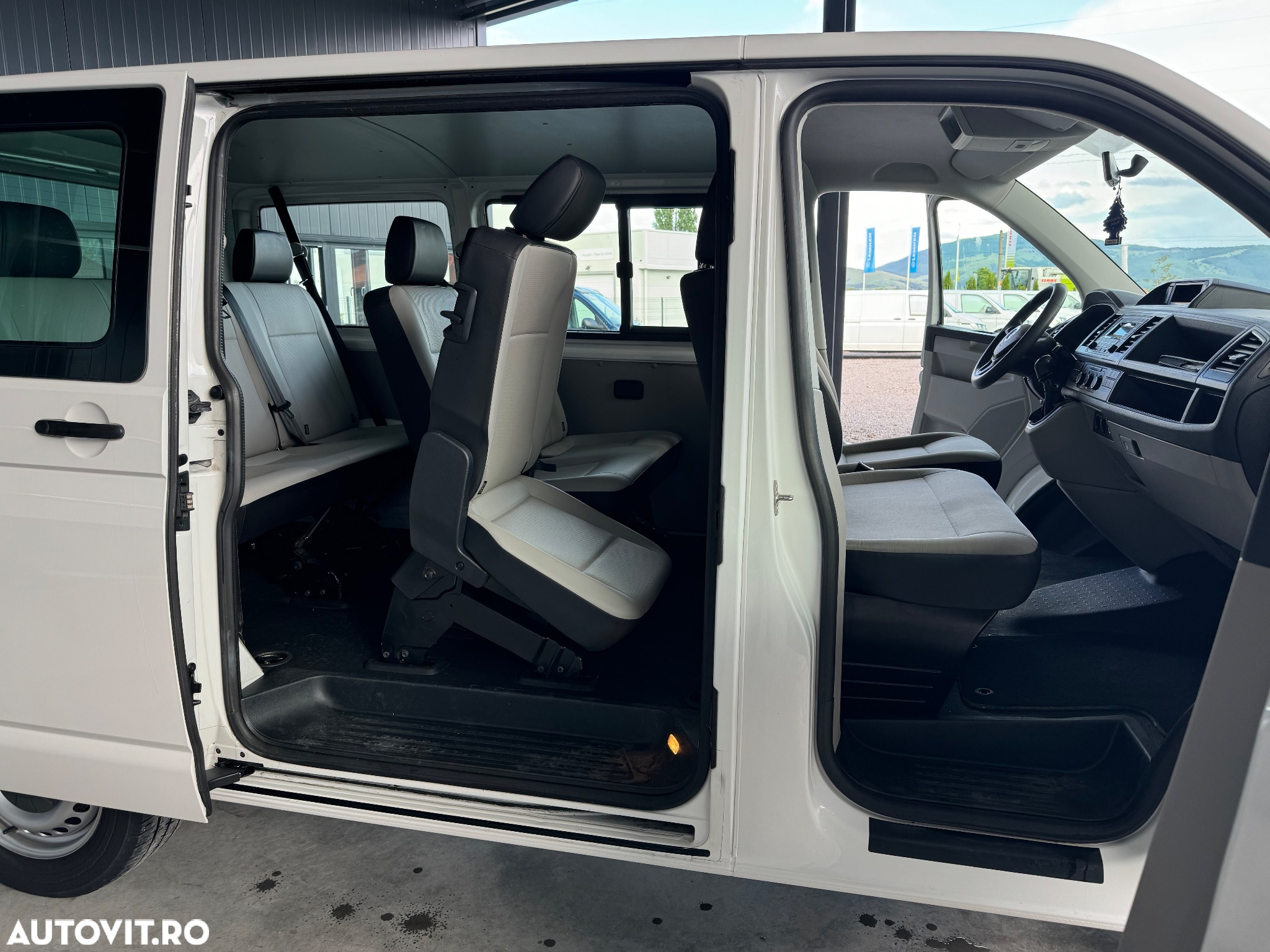 Volkswagen Transporter Kombi T6 2.0 TDI 75 kW KR - 7