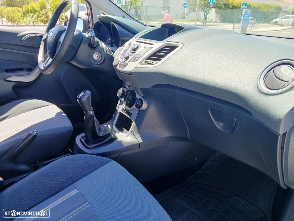 Ford Fiesta 1.4 TDCI Ghia - 13