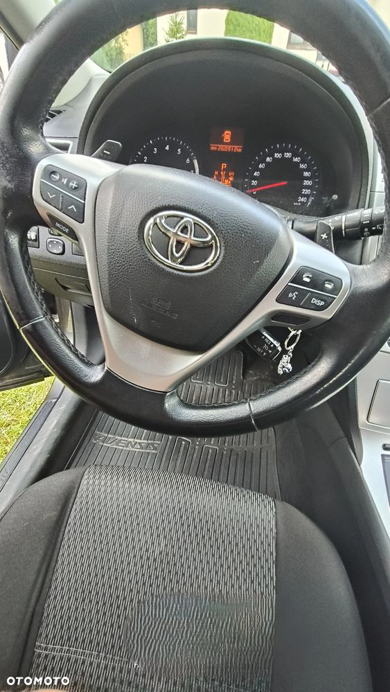 Toyota Avensis - 17