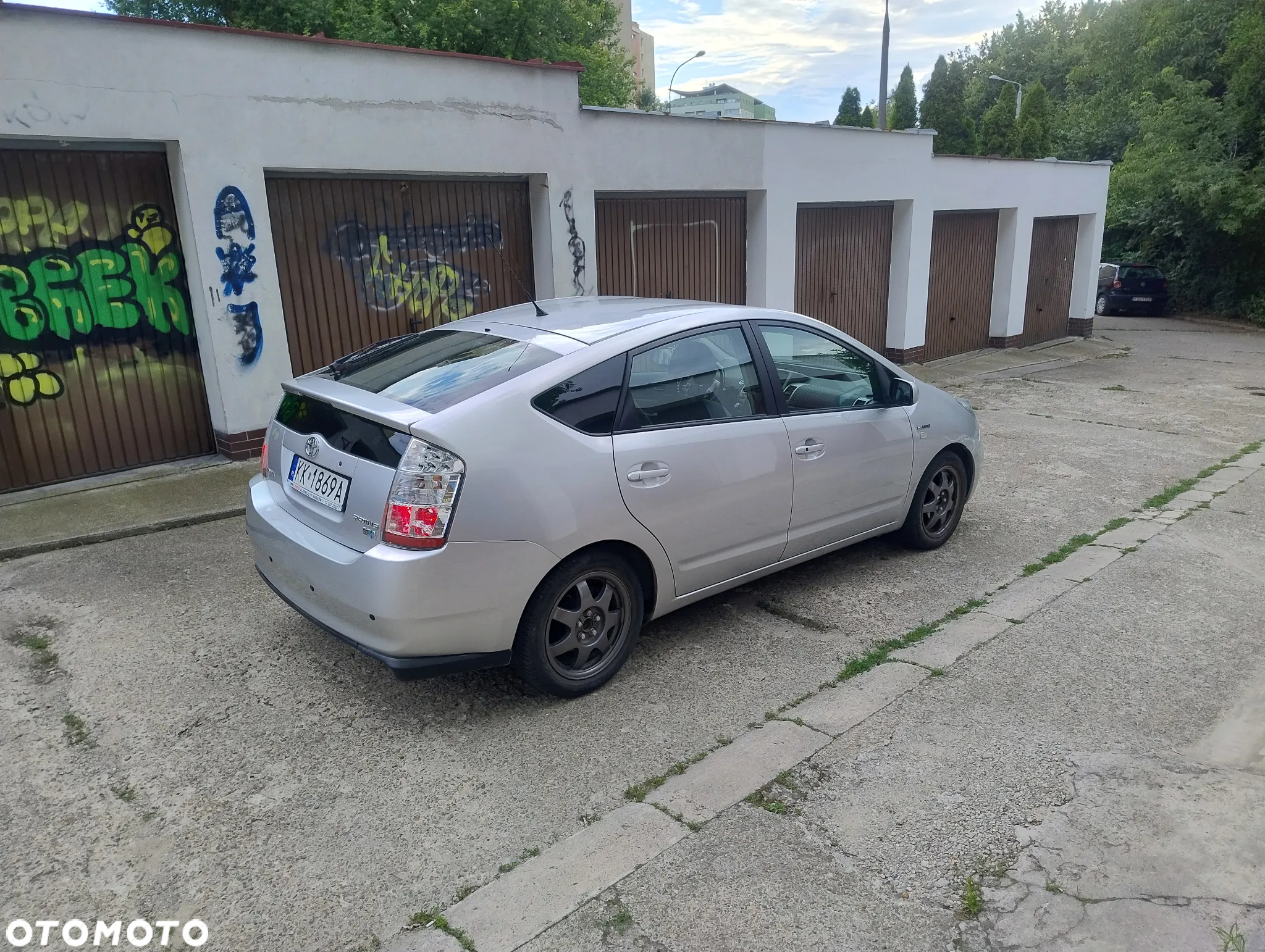 Toyota Prius (Hybrid) Sol - 12