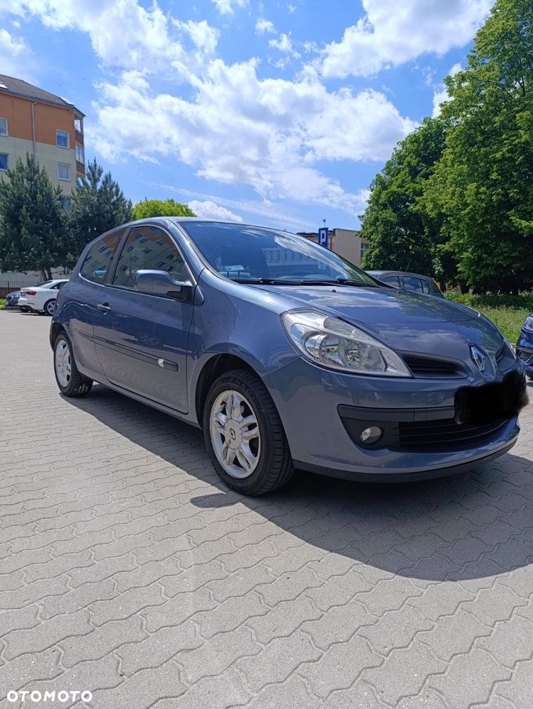 Renault Clio - 1