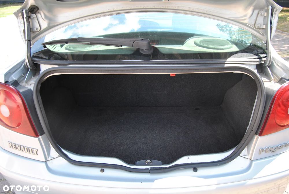 Renault Megane 1.6 - 8