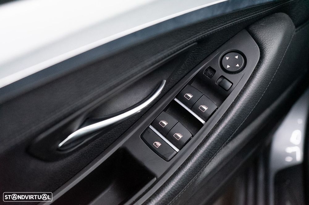 BMW 525 d Pack M Auto - 19