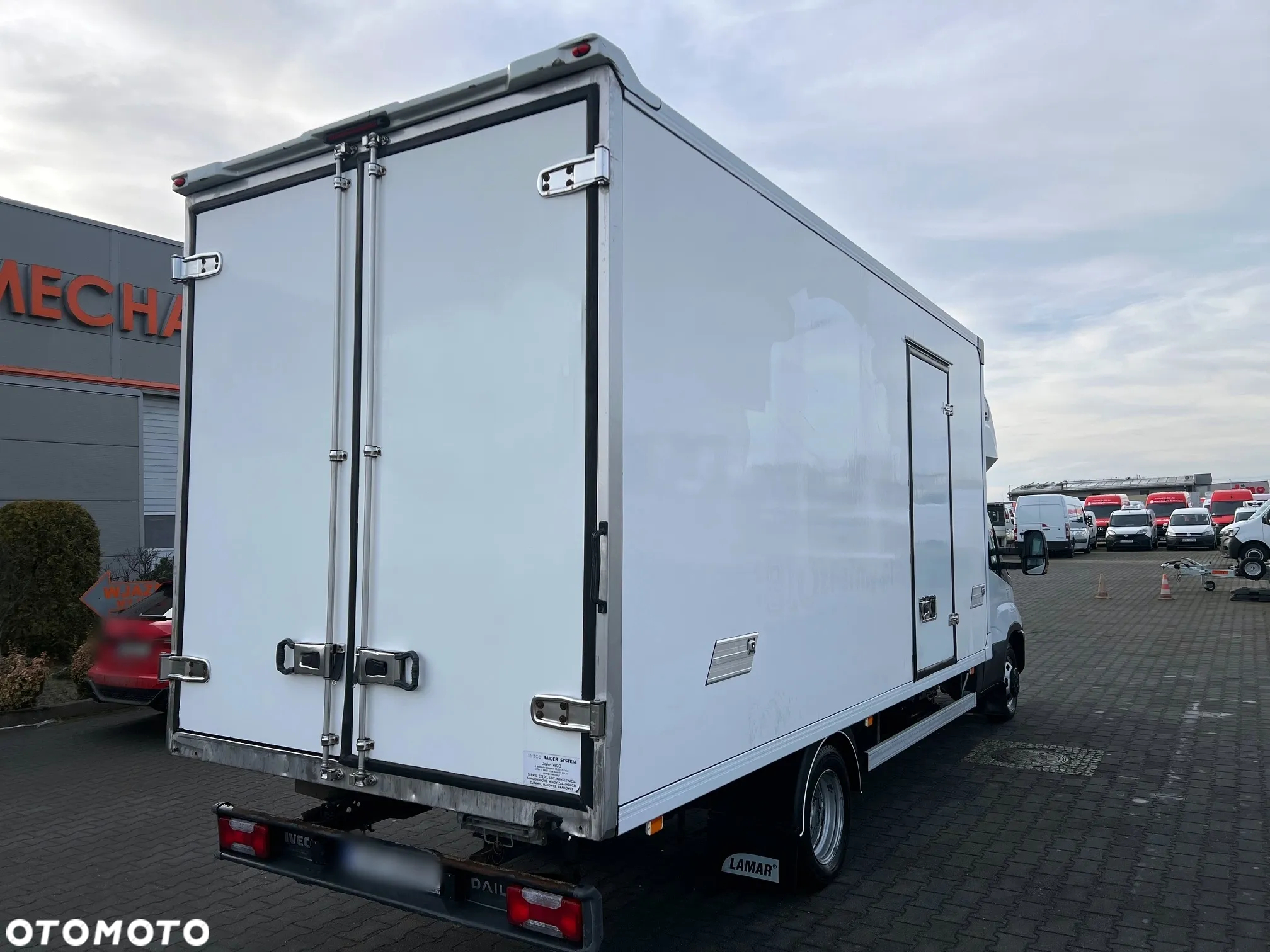 Iveco Daily 50C18 Bliźniaki Kontener Chłodnia/Mroźnia 10ep + 3x Drzwi Salon PL, Jeden Właściciel - 3