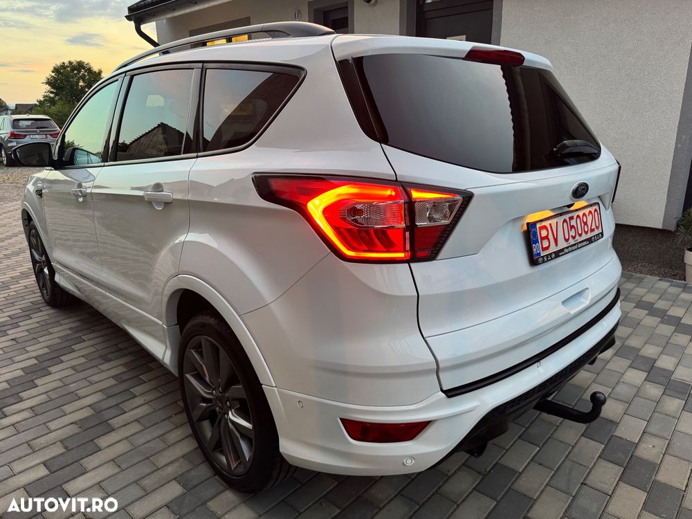 Ford Kuga 2.0 TDCi 4WD Powershift ST-Line - 2