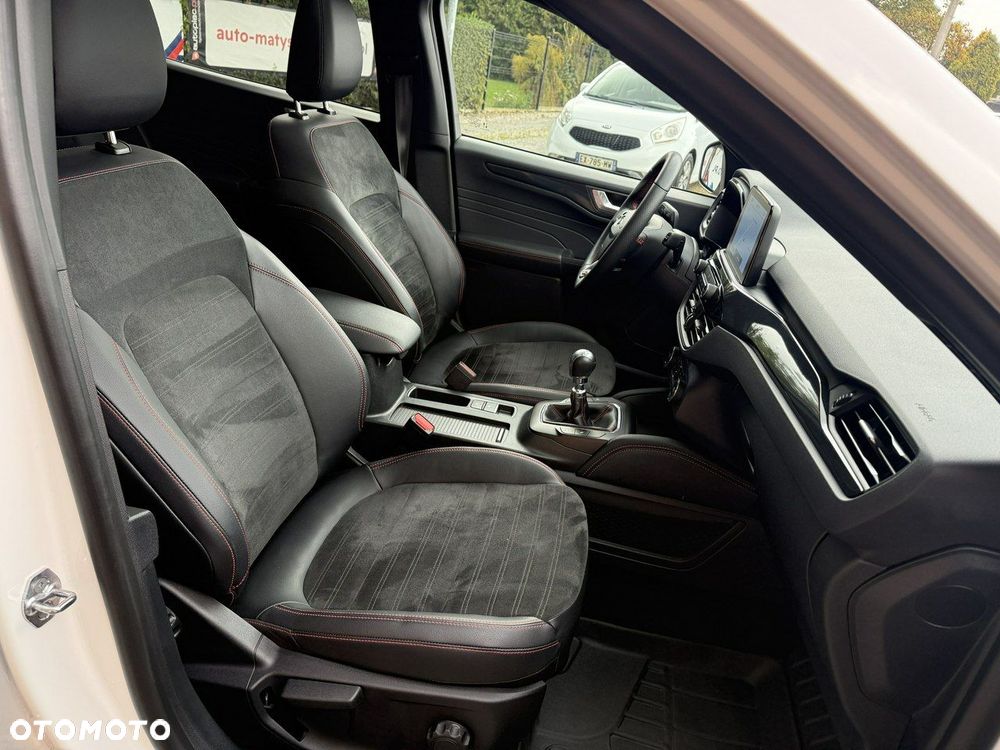 Ford Kuga - 24