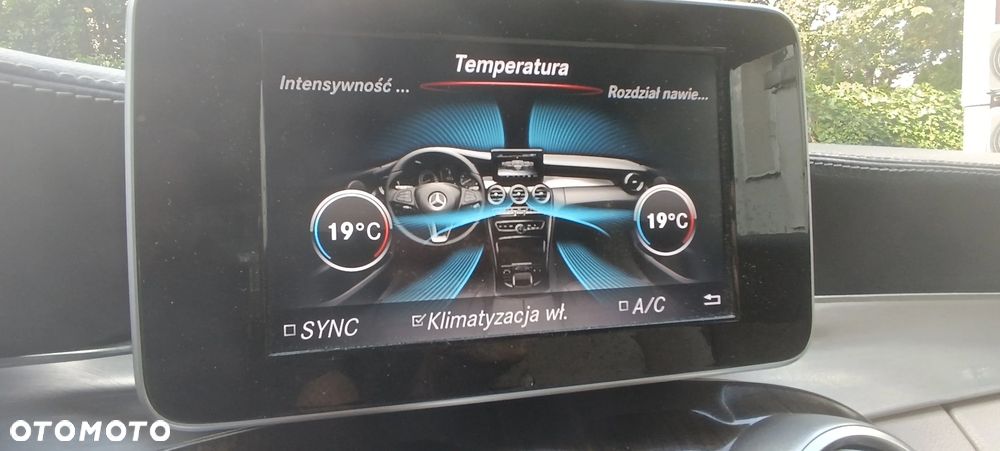 Mercedes-Benz Klasa C 300 9G-TRONIC - 30