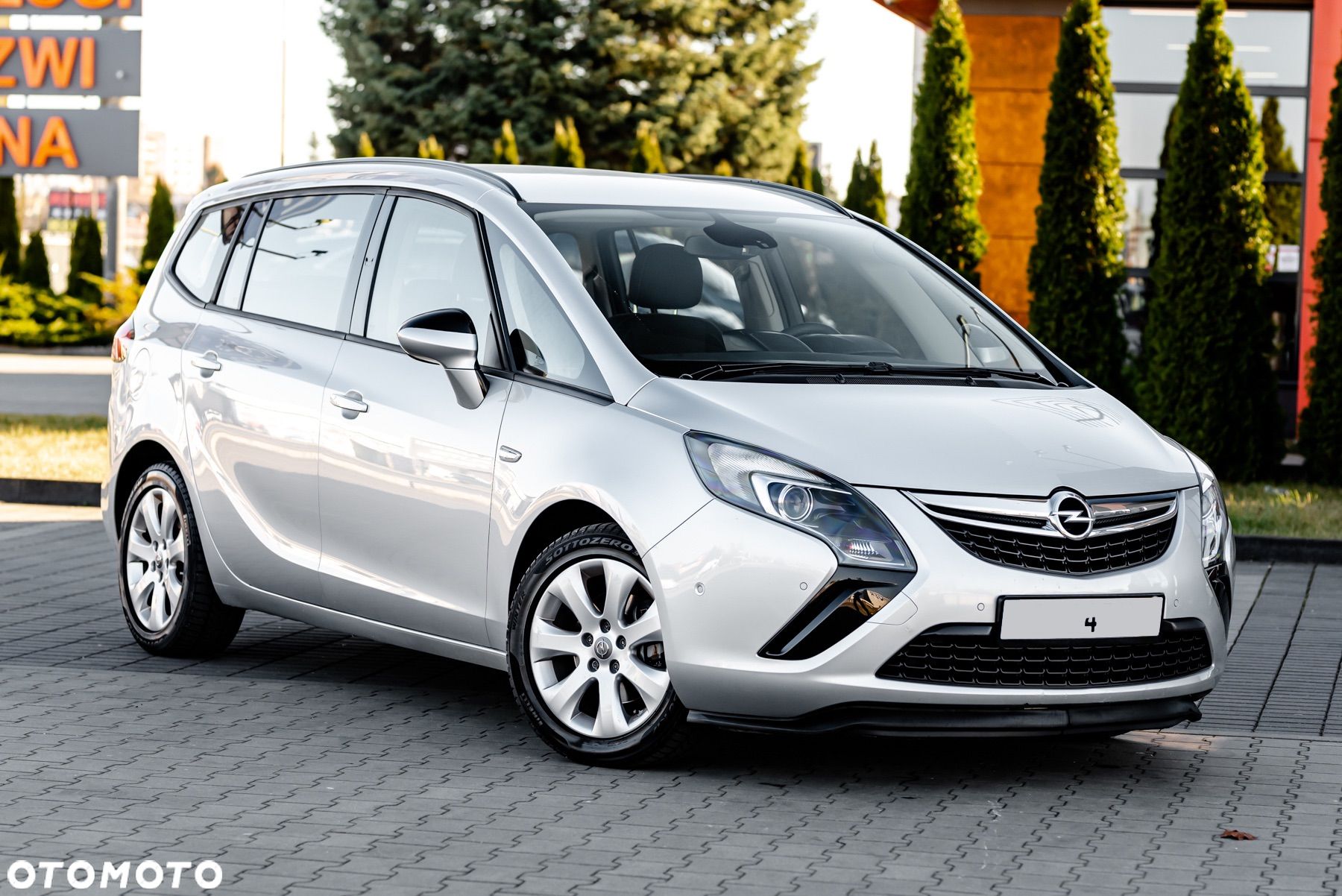 Opel Zafira Tourer 1.4 Turbo Business Edition - 1