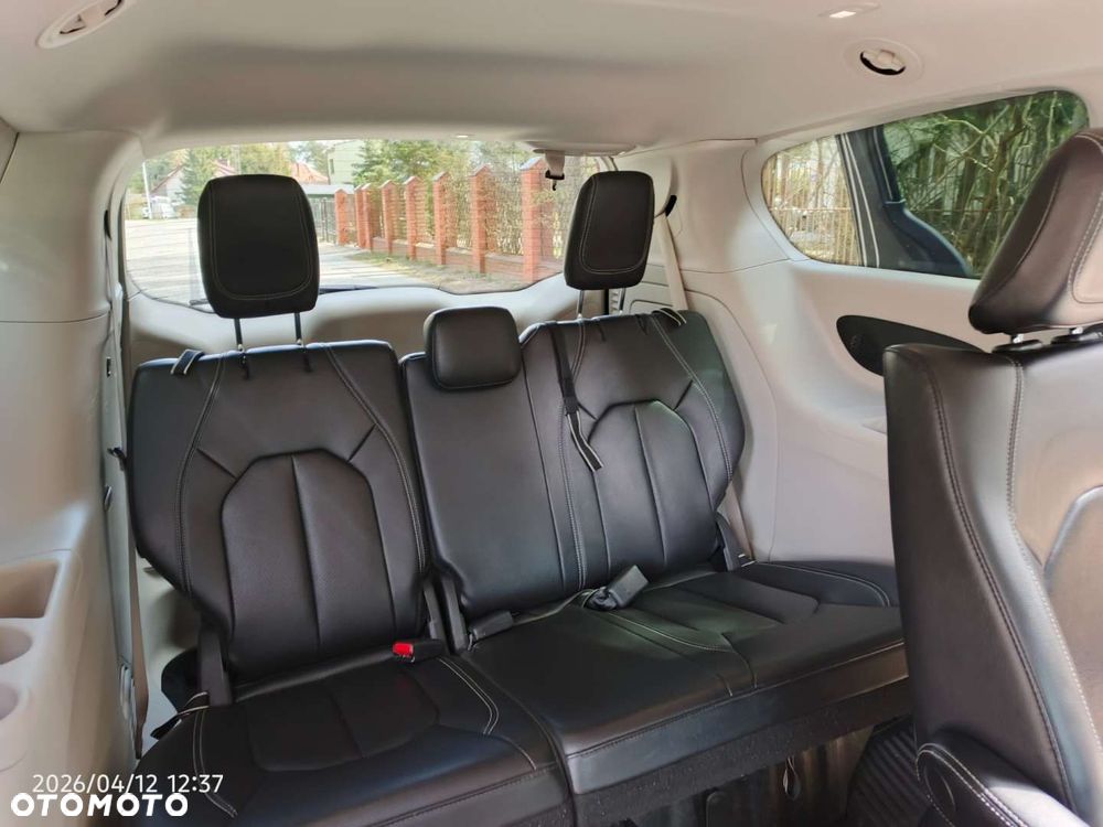 Chrysler Pacifica - 11