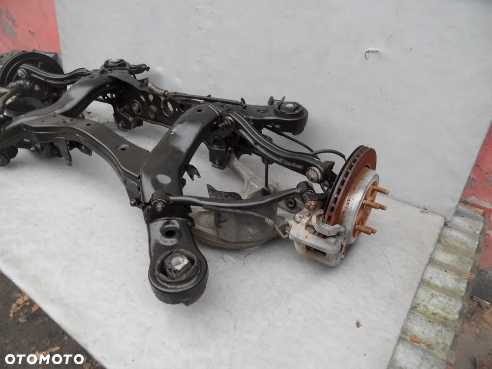 ZAWIESZENIE LEWY TYŁ ZWROTNICA WAHACZ JEEP GRAND CHEROKEE WK2 LIFT
