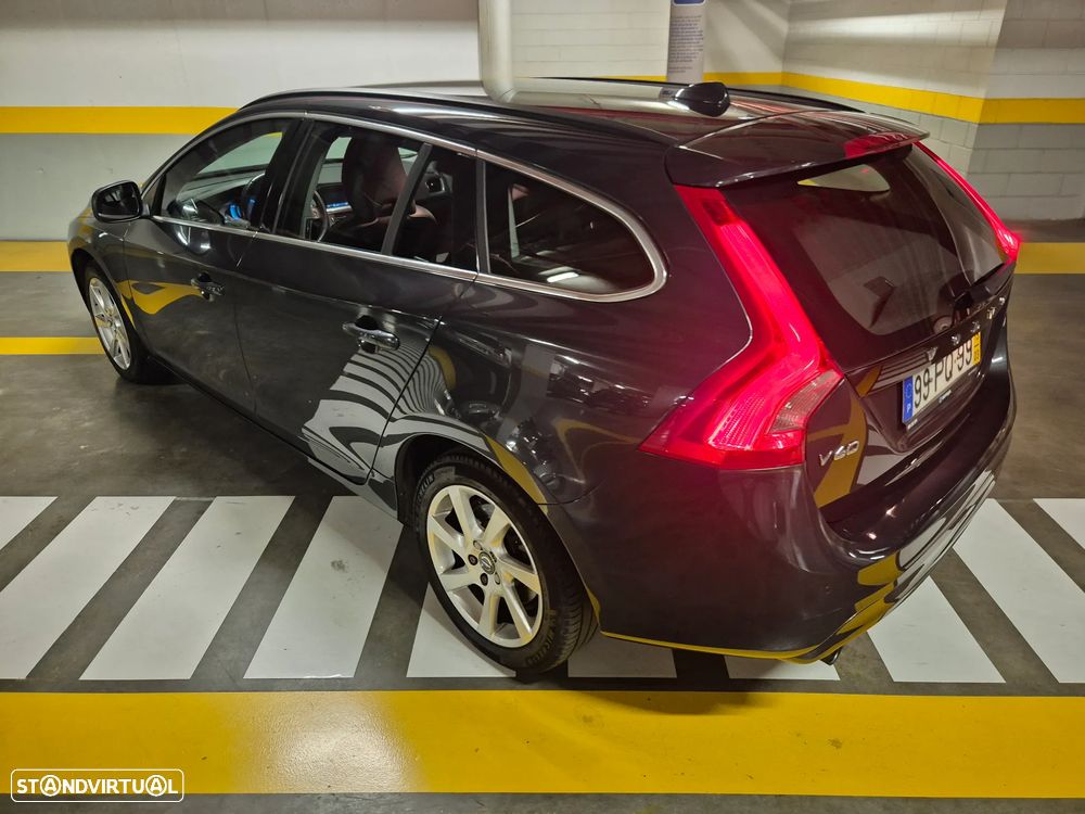 Volvo V60 1.6 D2 Momentum Eco - 16