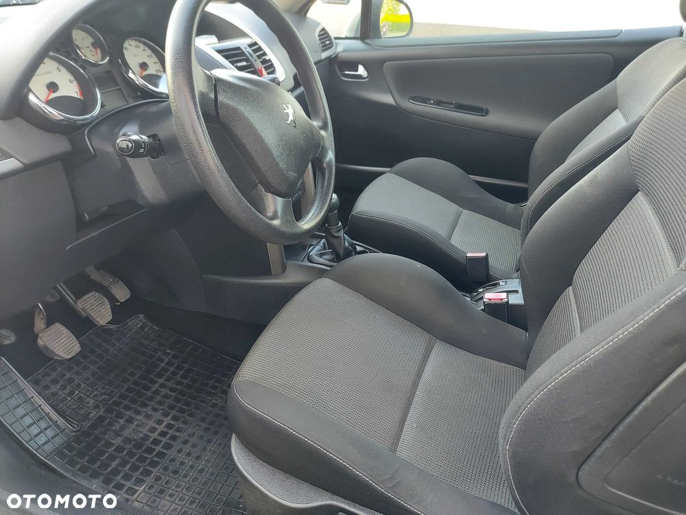 Peugeot 207 CC - 7