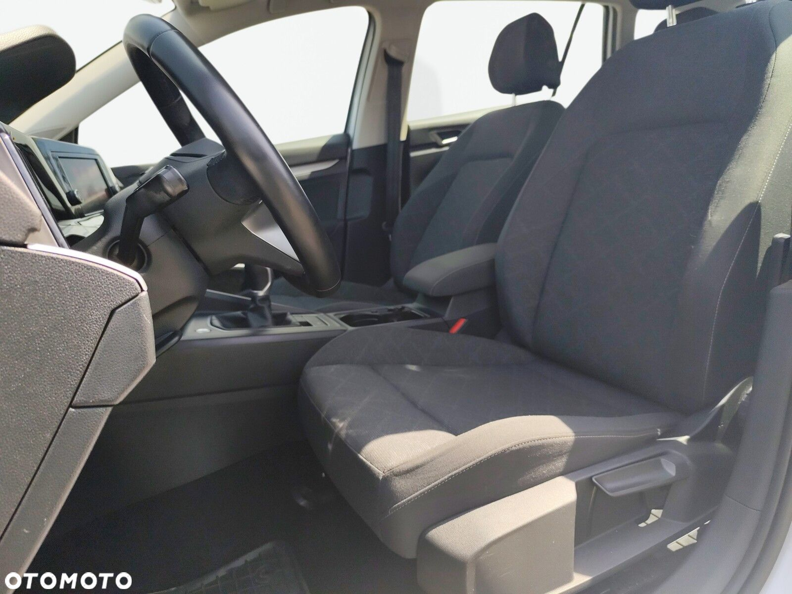 Volkswagen Golf - 10