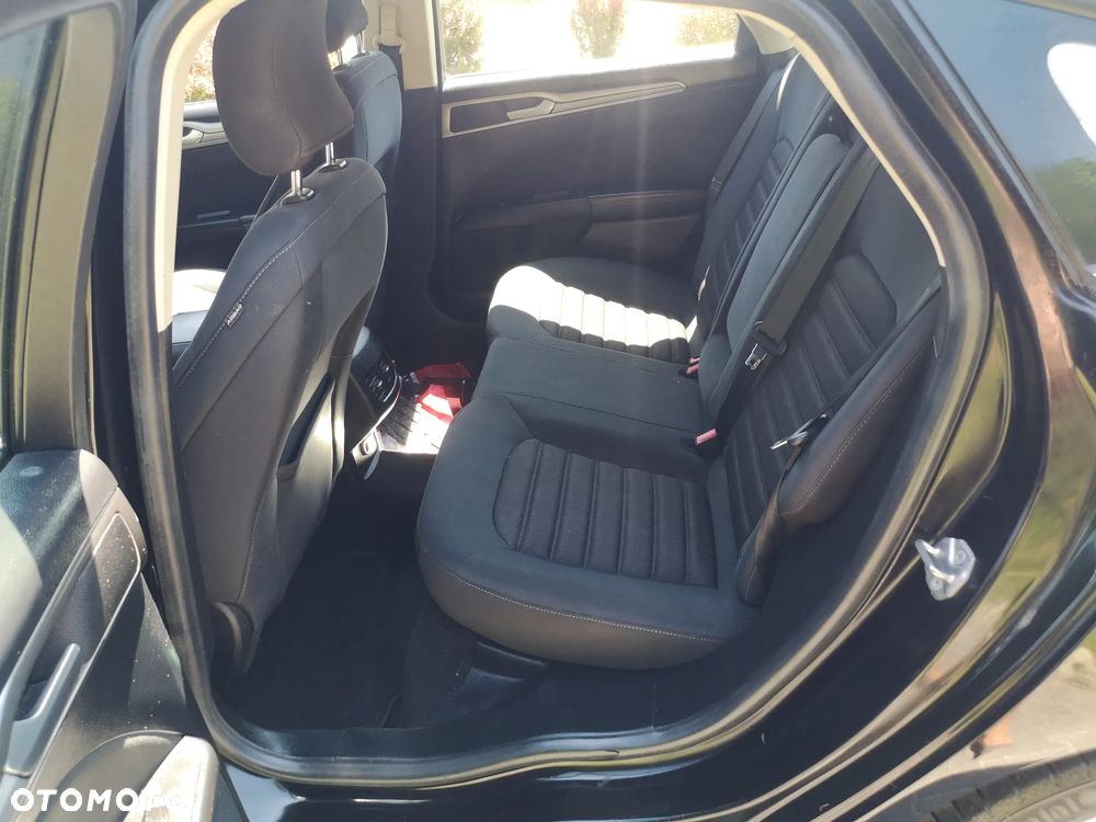 Ford Fusion - 22