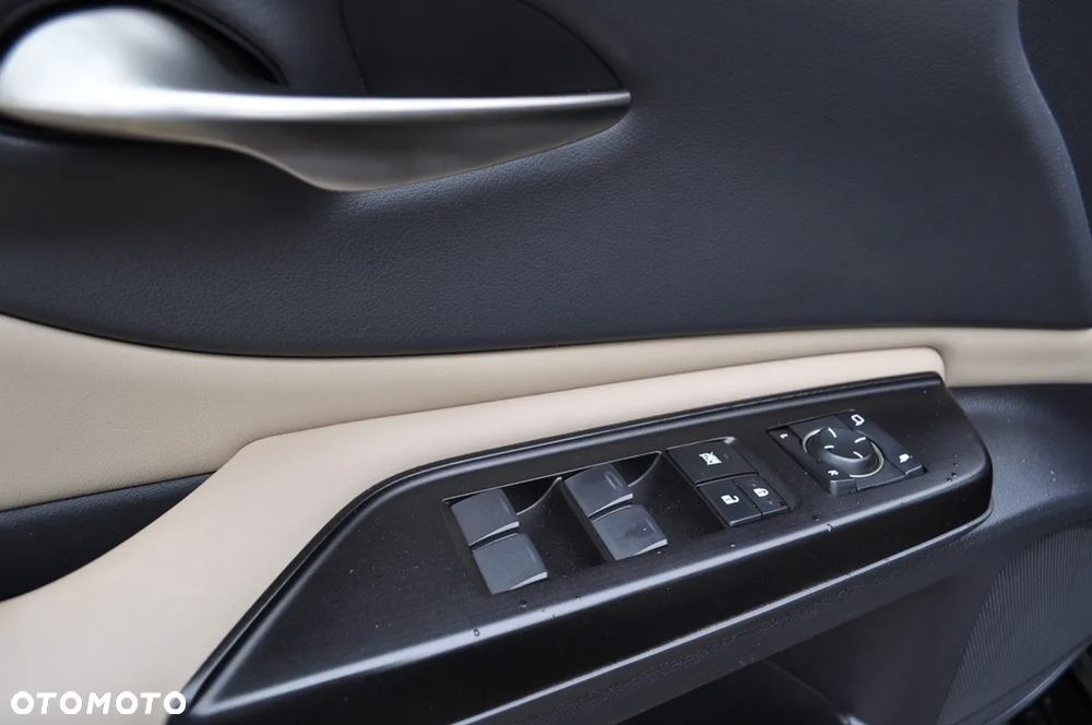 Lexus ES 300h Business Edition + - 21